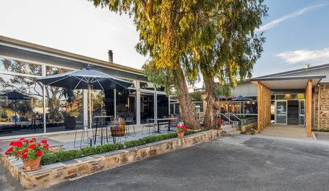 Pikes Wines - Tourism Caloundra 0