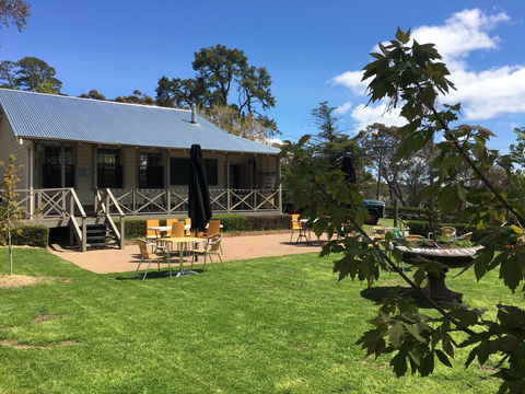 Mortimer's Wines Schoolhouse Cellar Door - Tourism Caloundra 0