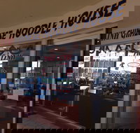 Phu Linh - Tourism Caloundra