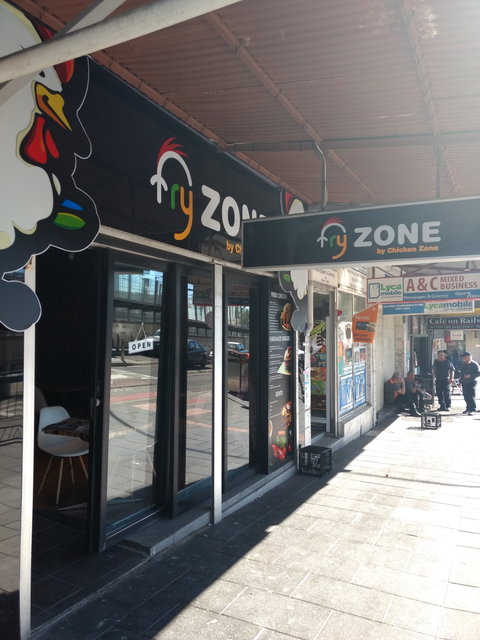 Fry Zone By Chicken Zone - Tourism Caloundra 0