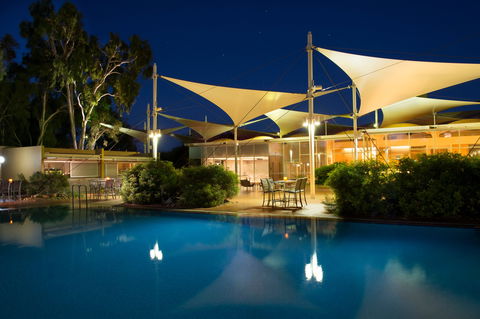 Pira Pool Bar - Tourism Caloundra 0