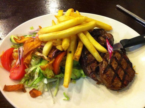 Central Cafe Queanbeyan - Tourism Caloundra 0