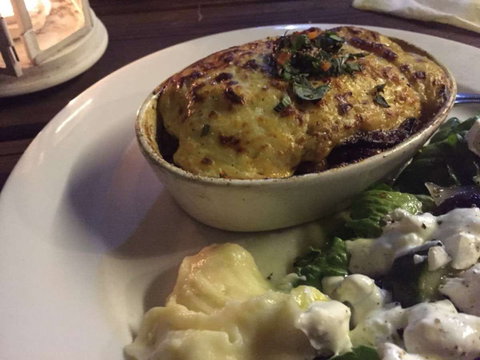 Lefty's Restaurant - Tourism Caloundra 0