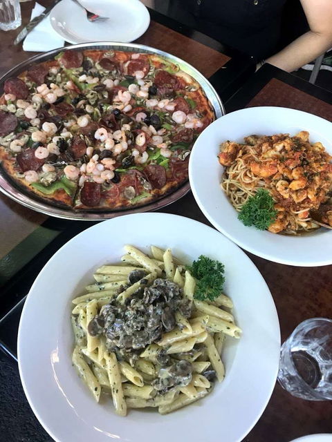 Papa Gino's - Tourism Caloundra 0