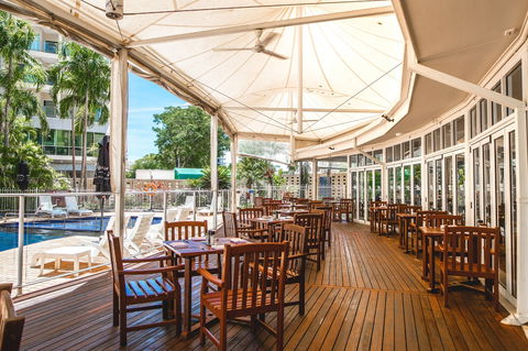 Poolside Restaurant And Bar - Tourism Caloundra 0