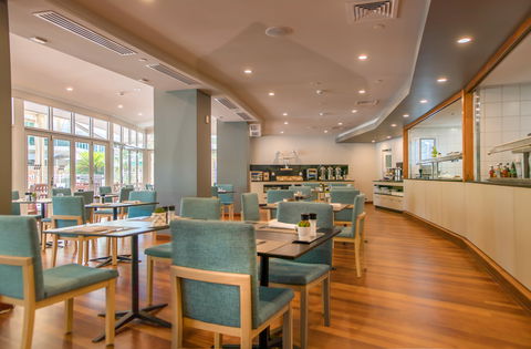 Poolside Restaurant And Bar - Tourism Caloundra 1
