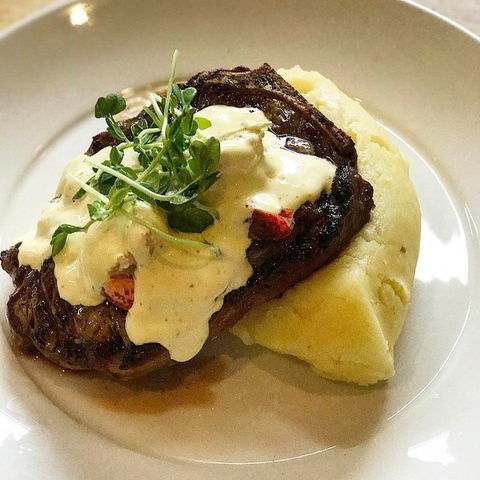 The Bay Hotel & Diner - Tourism Caloundra 0