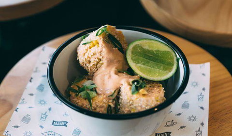 Izzy's Restaurant - Tourism Caloundra 3