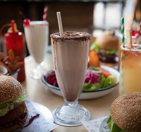 Izzy's Restaurant - Tourism Caloundra 5