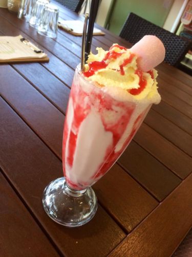 Q Bar & Brasserie On The Avenue - Tourism Caloundra 2