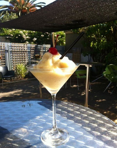 Mischief And Mayhem Wine Lounge - Tourism Caloundra 9