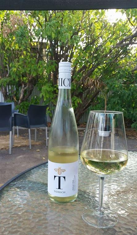 Mischief And Mayhem Wine Lounge - Tourism Caloundra 15