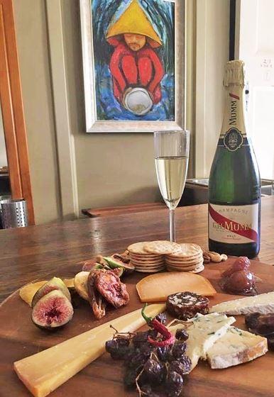 Mischief And Mayhem Wine Lounge - Tourism Caloundra 3