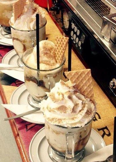 Rollonin Cafe - Tourism Caloundra 2