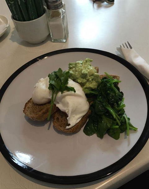 Warrandyte Cafe - Tourism Caloundra 9