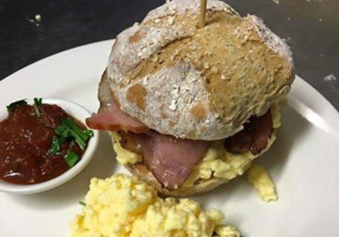Warrandyte Cafe - Tourism Caloundra 3