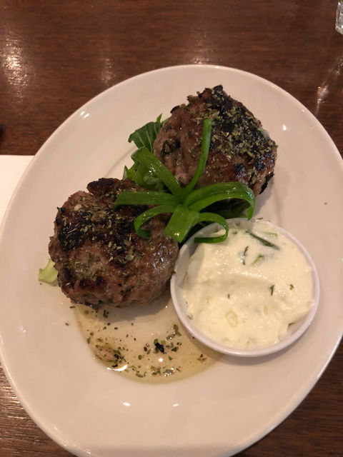 Mezethes Greek Taverna - Tourism Caloundra 9