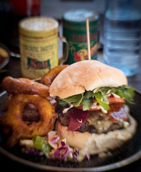 Edison’s Burger Bar - Tourism Caloundra 6