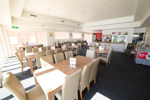 Hastings Hotel - Tourism Caloundra 1