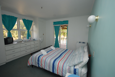 Riverview Hotel - Tourism Caloundra 0