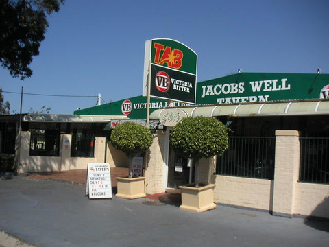 Jacobs Well Bayside Tavern - Tourism Caloundra 0