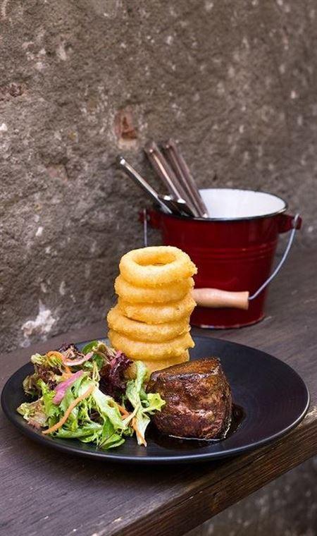 Jackpot Dining - Tourism Caloundra 4