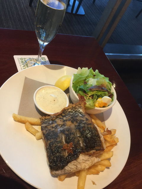 The Quarie Bar+Brasserie - Tourism Caloundra 5