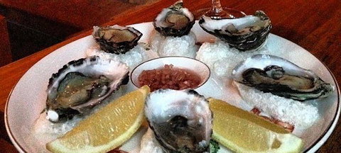 The Dining Haul - Tourism Caloundra 0