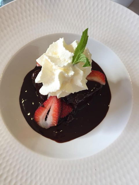 Pinelli Estate Winery Restaurant - Tourism Caloundra 3