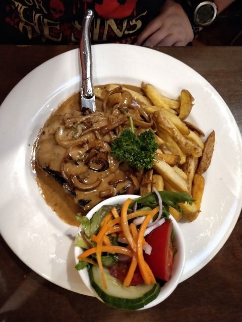 Embers Restaurant - Tourism Caloundra 2