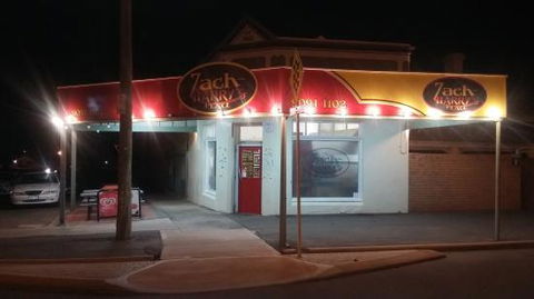 Zach-Harry's Place - Tourism Caloundra 0