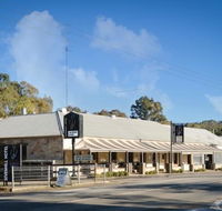 Sevenhill Hotel - Tourism Caloundra