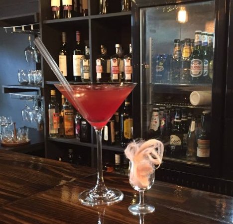 Smith Tapas Bar - Tourism Caloundra 0