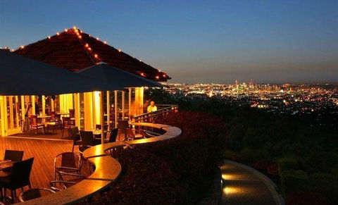 Summit Restaurant And Bar - Tourism Caloundra 10