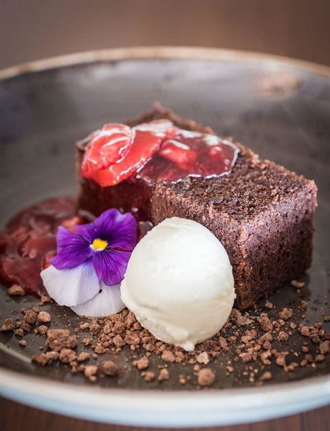 Summit Restaurant And Bar - Tourism Caloundra 1