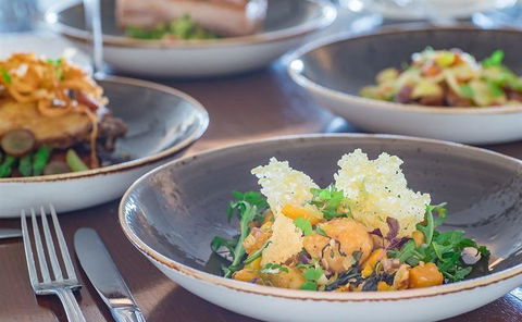 Summit Restaurant And Bar - Tourism Caloundra 26