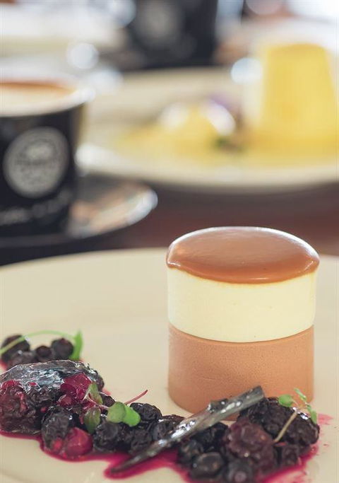 Summit Restaurant And Bar - Tourism Caloundra 27