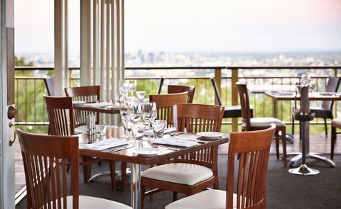 Summit Restaurant And Bar - Tourism Caloundra 32