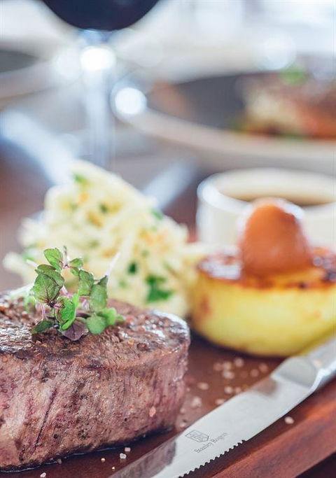 Summit Restaurant And Bar - Tourism Caloundra 3
