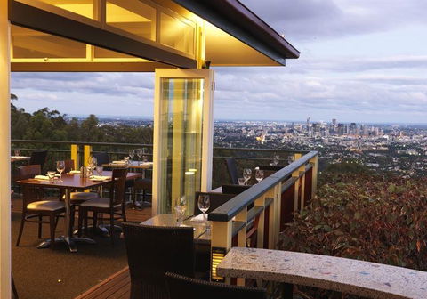 Summit Restaurant And Bar - Tourism Caloundra 4