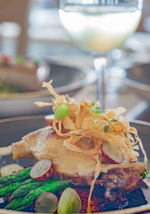 Summit Restaurant And Bar - Tourism Caloundra 5