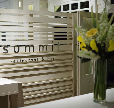 Summit Restaurant And Bar - Tourism Caloundra 8