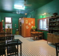 Irish Molly's Bar  Grill