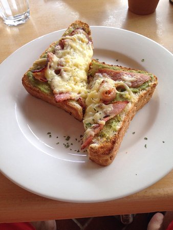 Renata's On Mapleton - Tourism Caloundra 0