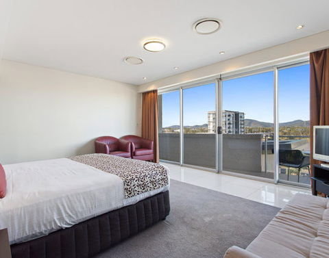 CBD Executive Apartments - Tourism Caloundra 4