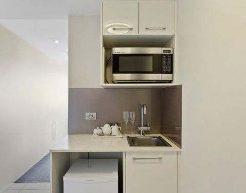 CBD Executive Apartments - Tourism Caloundra 5
