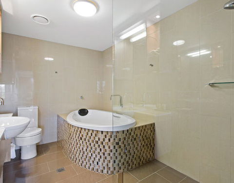CBD Executive Apartments - Tourism Caloundra 9