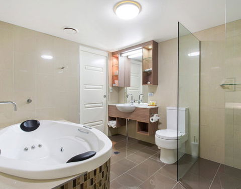 CBD Executive Apartments - Tourism Caloundra 10