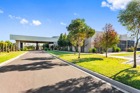 Quality Suites Point Cook Seasons 5 - Tourism Caloundra 4