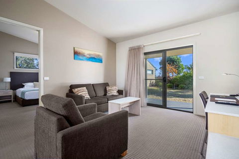 Quality Suites Point Cook Seasons 5 - Tourism Caloundra 10